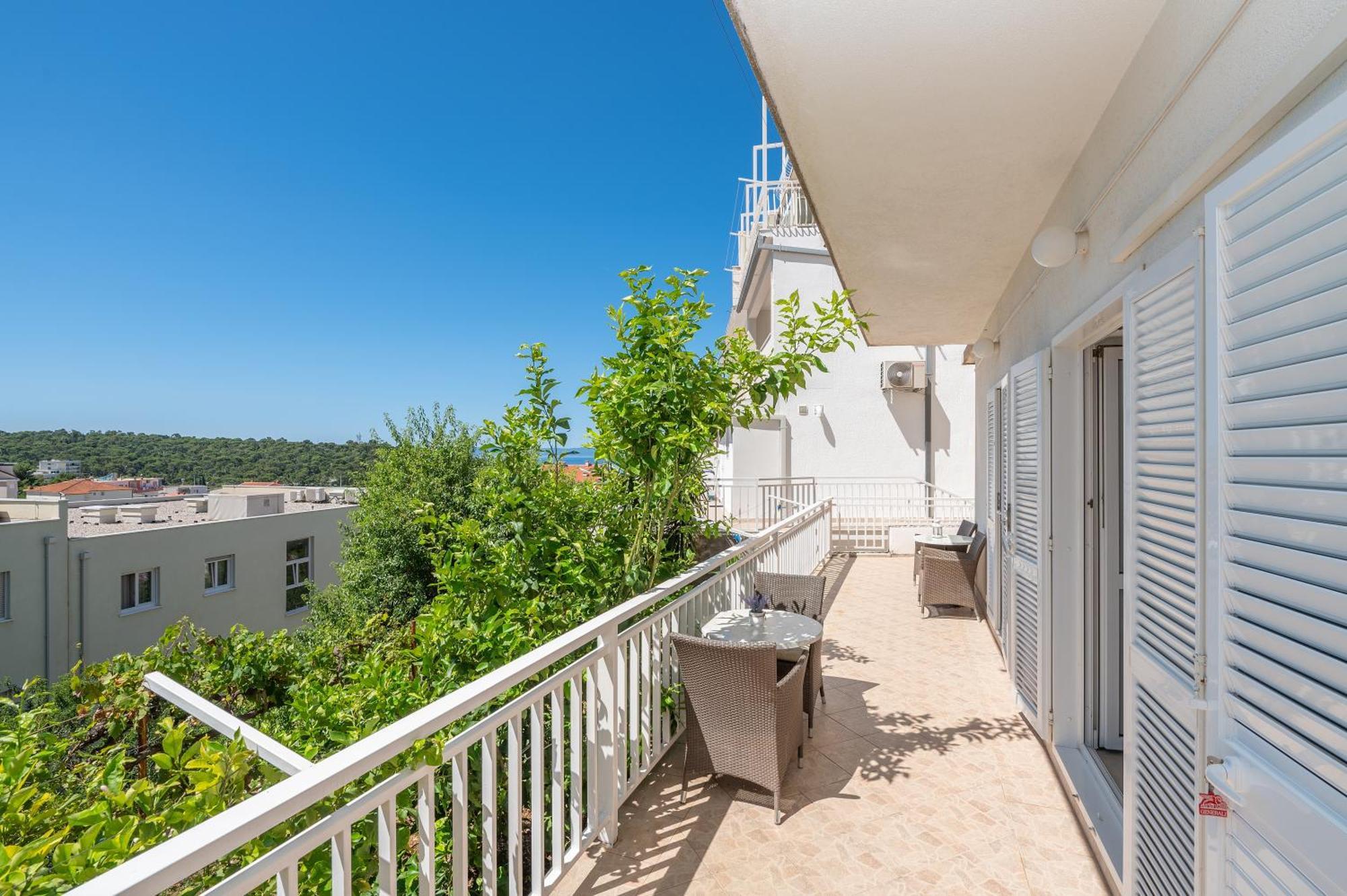 Sani Apartment *